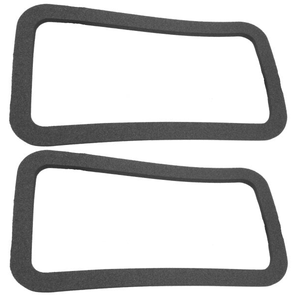 Cowl vent weatherstrip